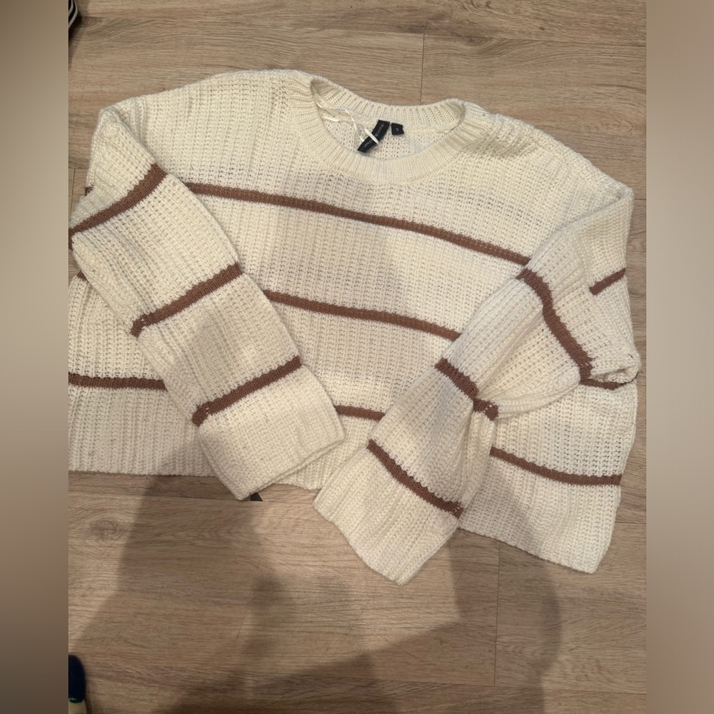 Boxy sweater size S creamy